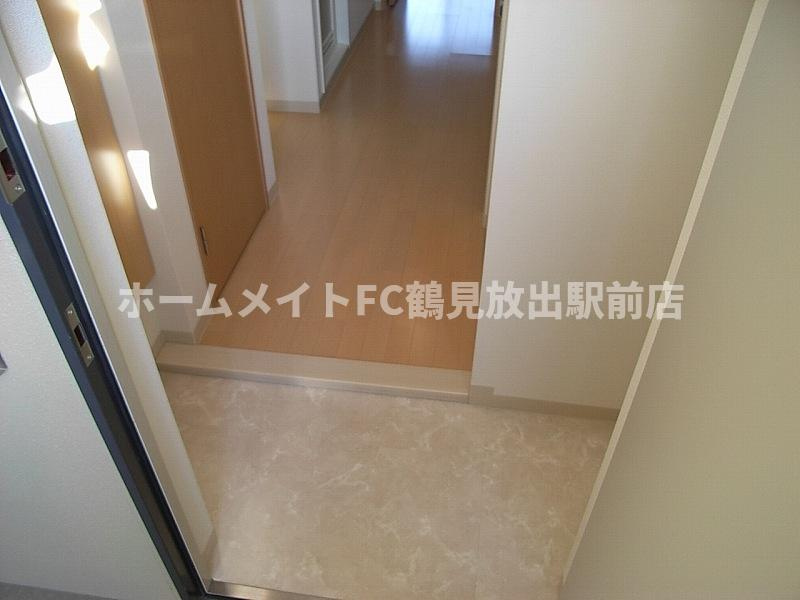 大阪市城東区鴫野東３丁目の賃貸マンションの玄関