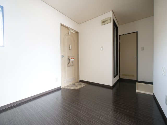 コーポ富士の玄関|※写真は別の部屋のものです。