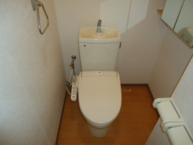 シャワー付トイレ