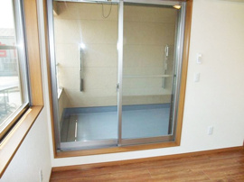 お洗濯にも便利なバルコニー付き