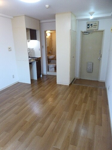 玄関　※2024年3月撮影の写真