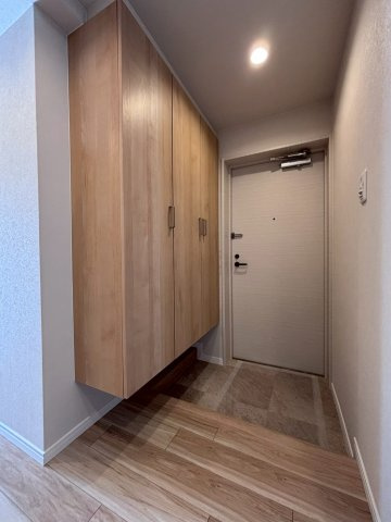 アルファレックス南11条の玄関