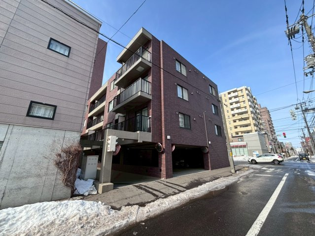 アルファレックス南11条の外観