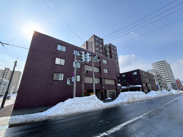 アルファレックス南11条の外観