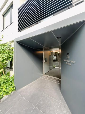 スカイコートルアナ文京本駒込のエントランス