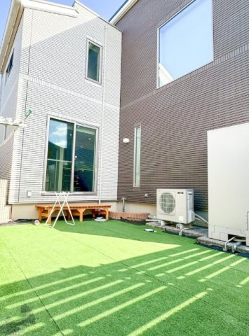 山手台7丁目の庭|南と西に広々とした庭スペース有！ガーデニングやプールが楽しめそうです！