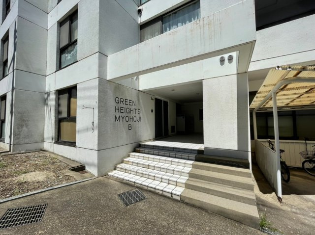グリーンハイツ妙法寺Bのエントランス