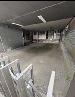 千本中2丁目事務所付き戸建ての駐車場