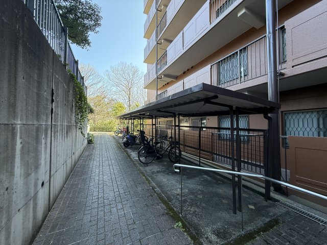 ライオンズマンション八事ガーデン弐番館の駐輪場