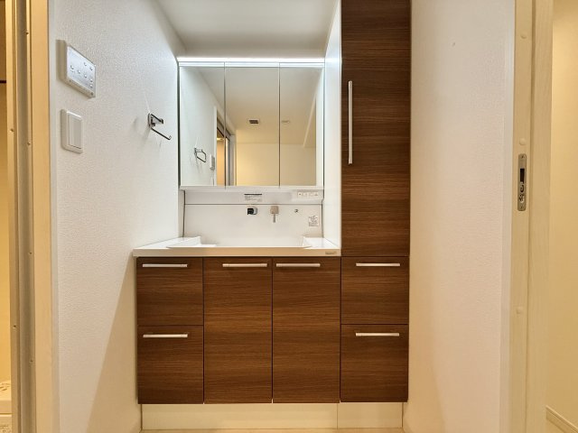ライオンズマンション八事ガーデン弐番館の独立洗面台