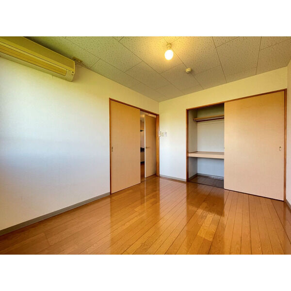 ワンピースの収納|収納豊富です