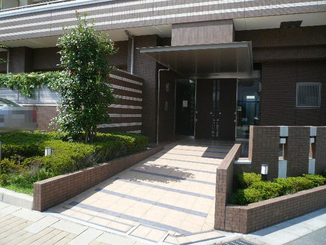 ネバーランド江坂江の木町のエントランス