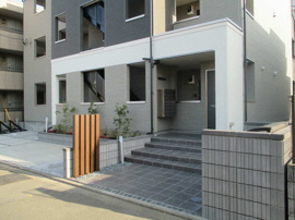 ゆとりのあるエントランスです