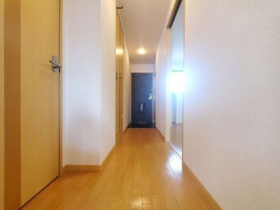 ＳＵＮ　ＦＬＯＷＥＲの玄関