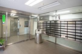 ゆとりのあるエントランスです