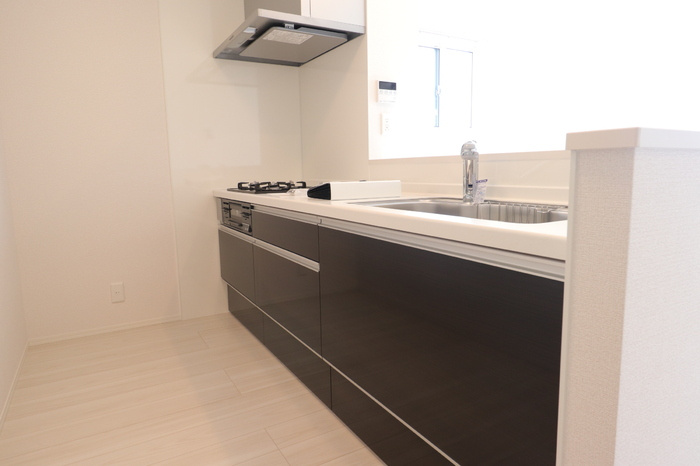 フェリシアのキッチン|コンパクトなキッチンで掃除もラクラク