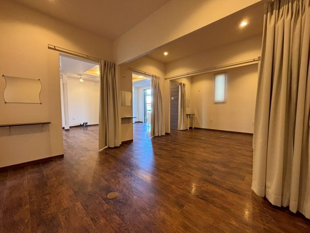 光の森　店舗付き住宅のその他|１階店舗スペース　プライベートエリア３か所