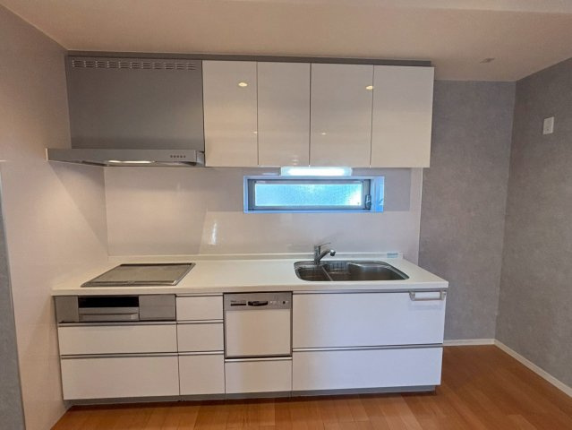 光の森　店舗付き住宅のキッチン|２階　キッチン