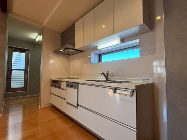 光の森　店舗付き住宅のキッチン|２階　キッチン