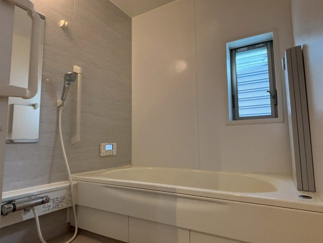 光の森　店舗付き住宅の浴室|２階