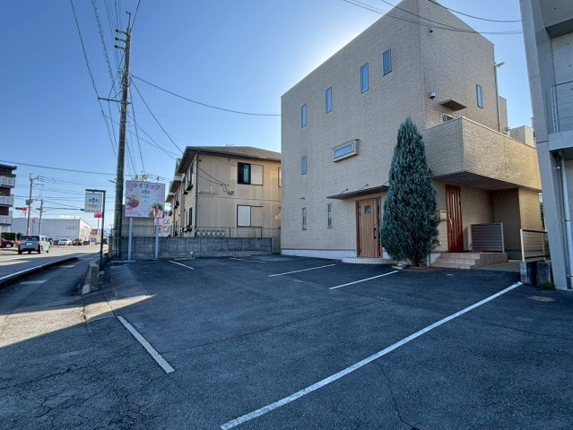 光の森　店舗付き住宅の外観