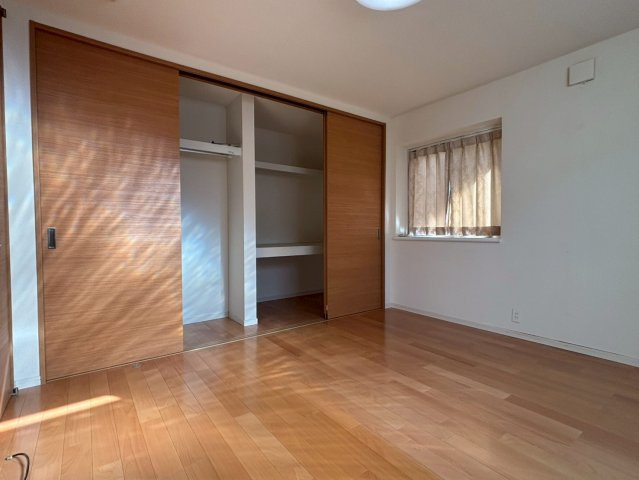 光の森　店舗付き住宅の洋室|２階