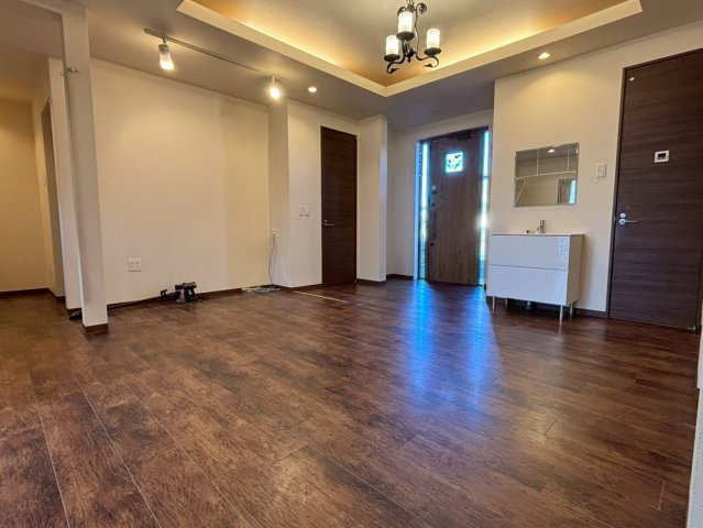 光の森　店舗付き住宅のその他|１階店舗スペース　ホール