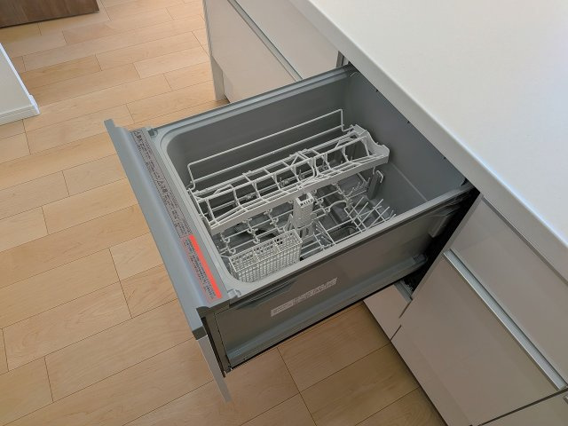 ファミールスクエア八王子のキッチン|～食洗機付き　食事後の食器洗いはお任せ、家族でゆっくりとくつろげます～