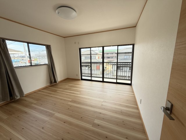 前橋市山王町　中古住宅　の洋室