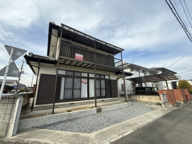 前橋市山王町　中古住宅　の駐車場