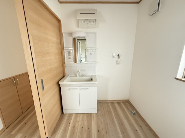 前橋市山王町　中古住宅　の独立洗面台