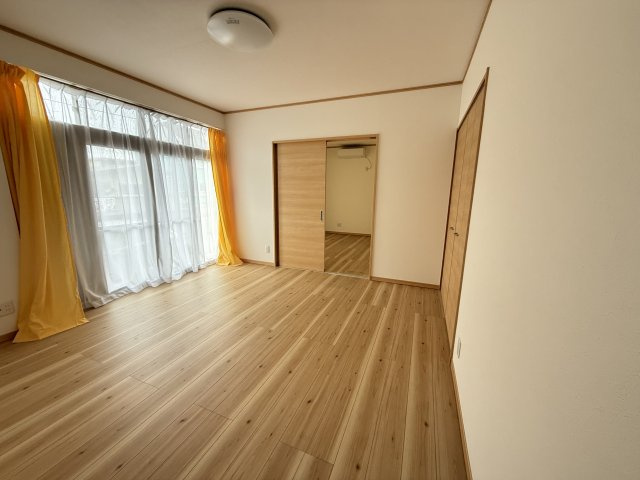 前橋市山王町　中古住宅　の洋室
