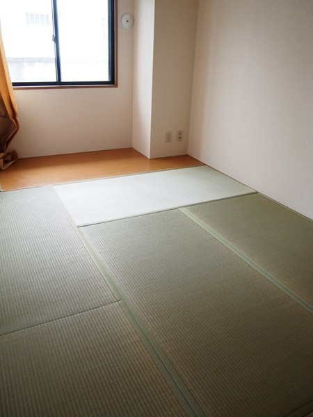 コスモプラザ行徳の和室