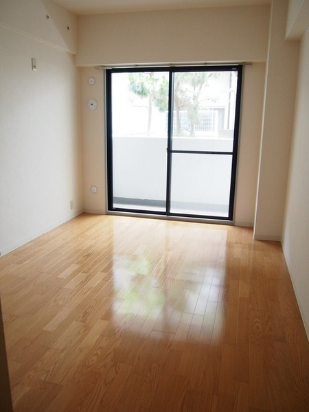 コスモプラザ行徳の洋室