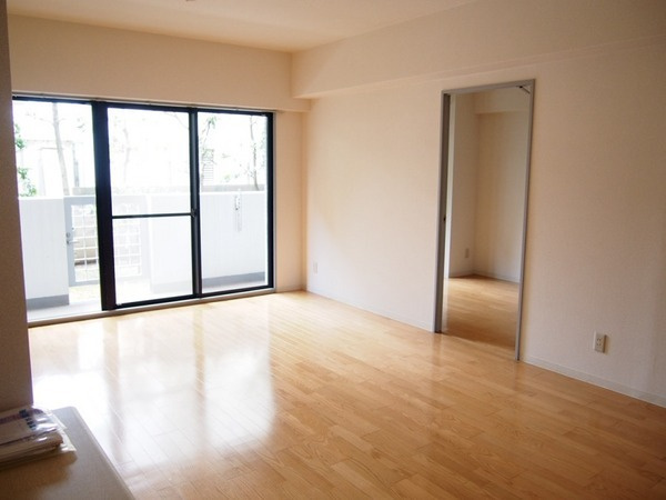 コスモプラザ行徳の居間・リビング