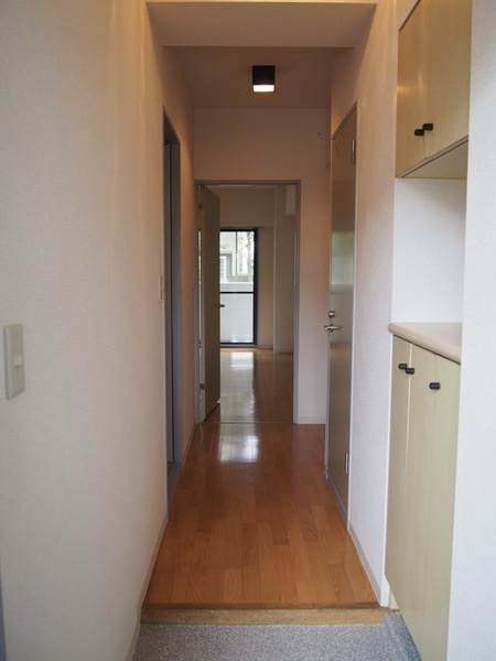 コスモプラザ行徳の玄関