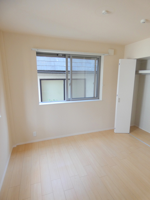 ロイヤル上北沢の寝室