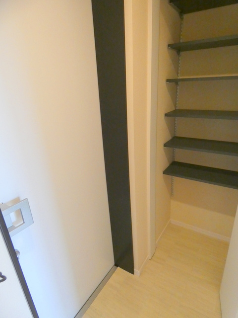 ロイヤル上北沢の玄関