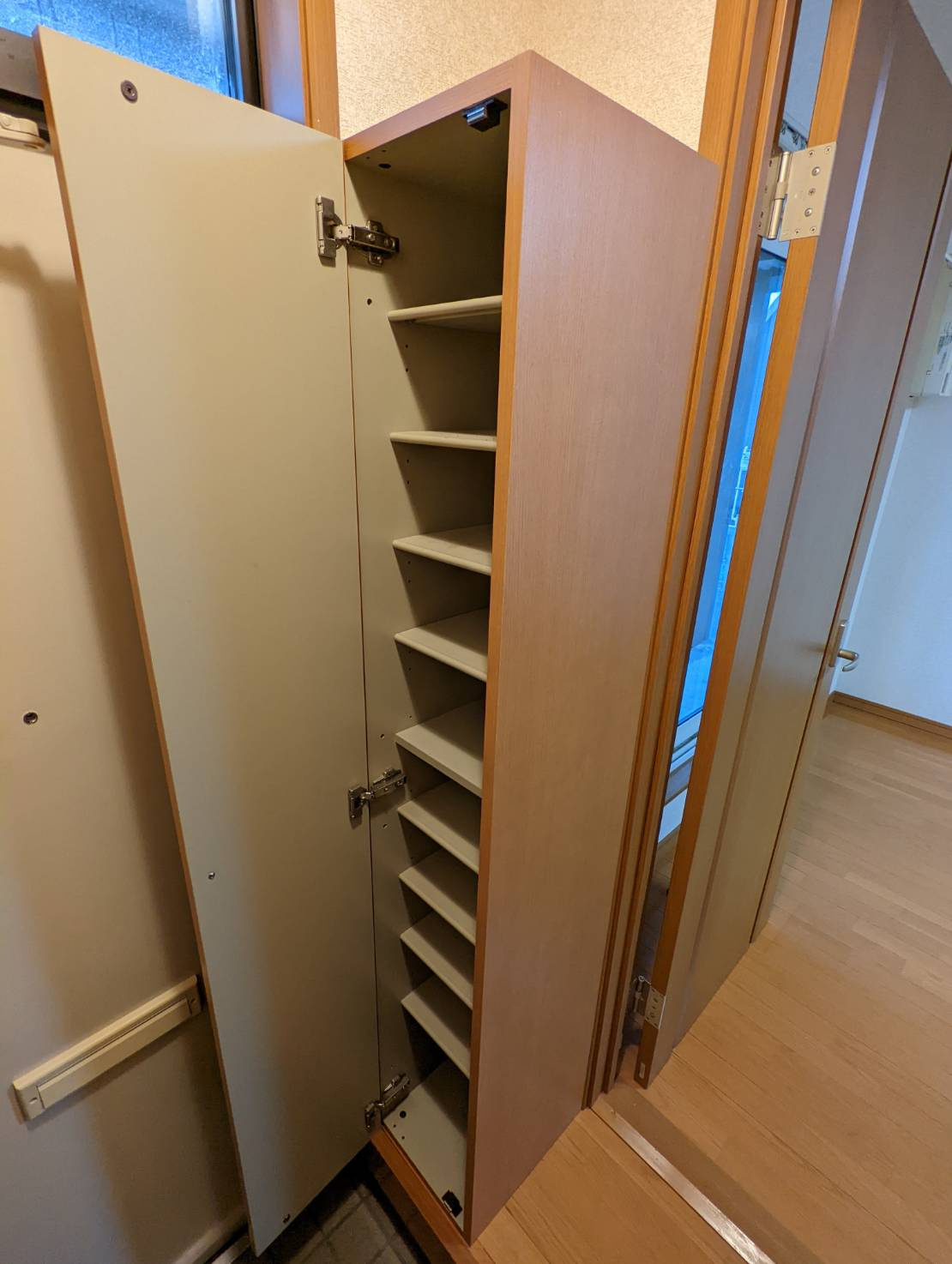 ロイヤルエステートLの玄関