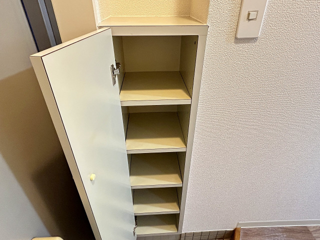 第15片山ビルの玄関
