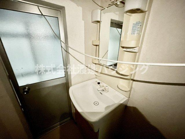 梶町3丁目貸家の洗面所