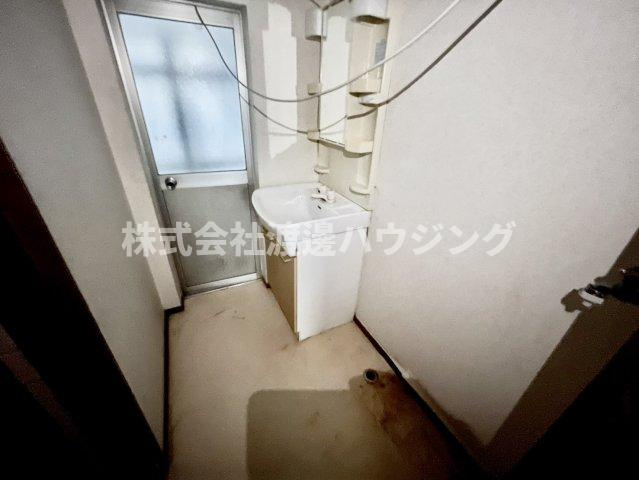 梶町3丁目貸家の洗面所