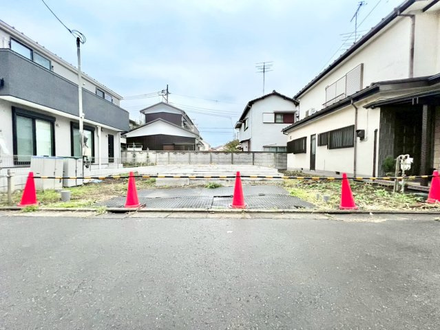 杉並区上高井戸3丁目　新築戸建の前面道路含む現地写真|現地写真

現地ご見学希望・資料請求などお気軽にお問い合わせ下さい！
03-5990-5201