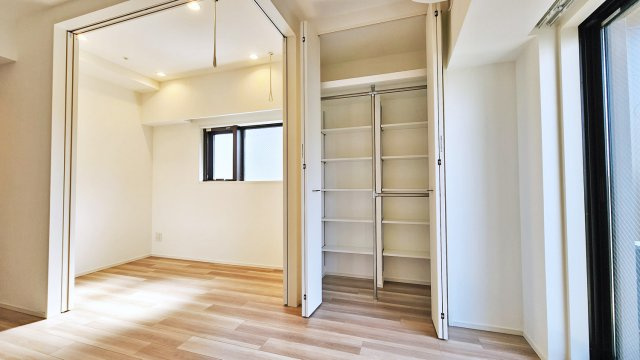 コスモグラシア新宿西早稲田の居間・リビング