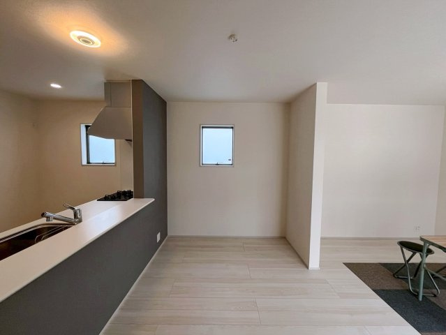 リーブルガーデンうるま市田場の居間・リビング|LDK16.5帖