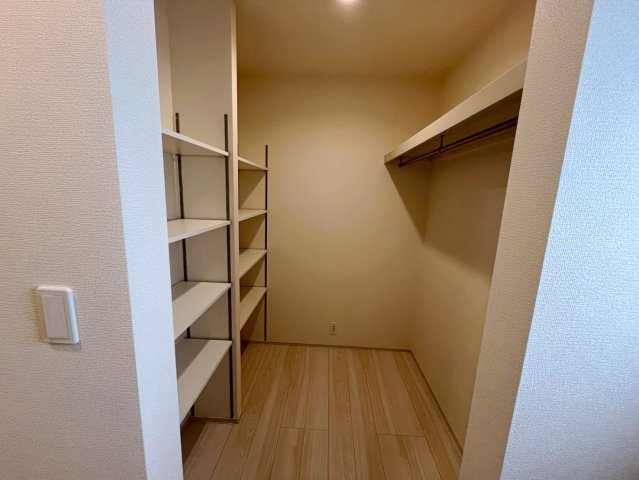 リーブルガーデンうるま市田場の収納|ウォークインクローゼット