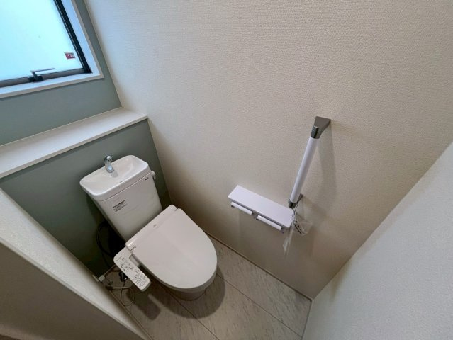 リーブルガーデンうるま市田場のトイレ|2階トイレ