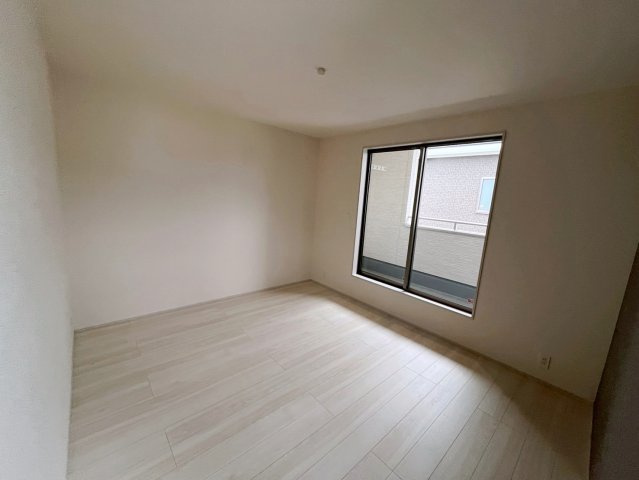 リーブルガーデンうるま市田場の洋室|7.7帖