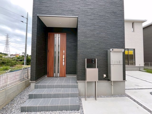 リーブルガーデンうるま市田場の玄関