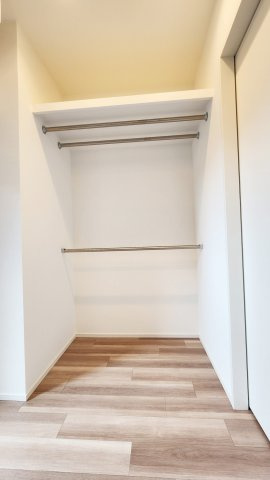 コスモグラシア新宿西早稲田の収納|クロゼット(扉無し)